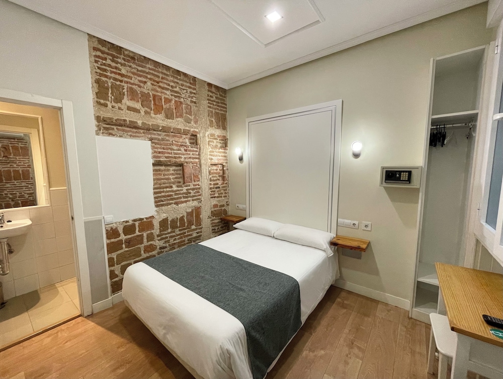 Hostal Madrid 8/50