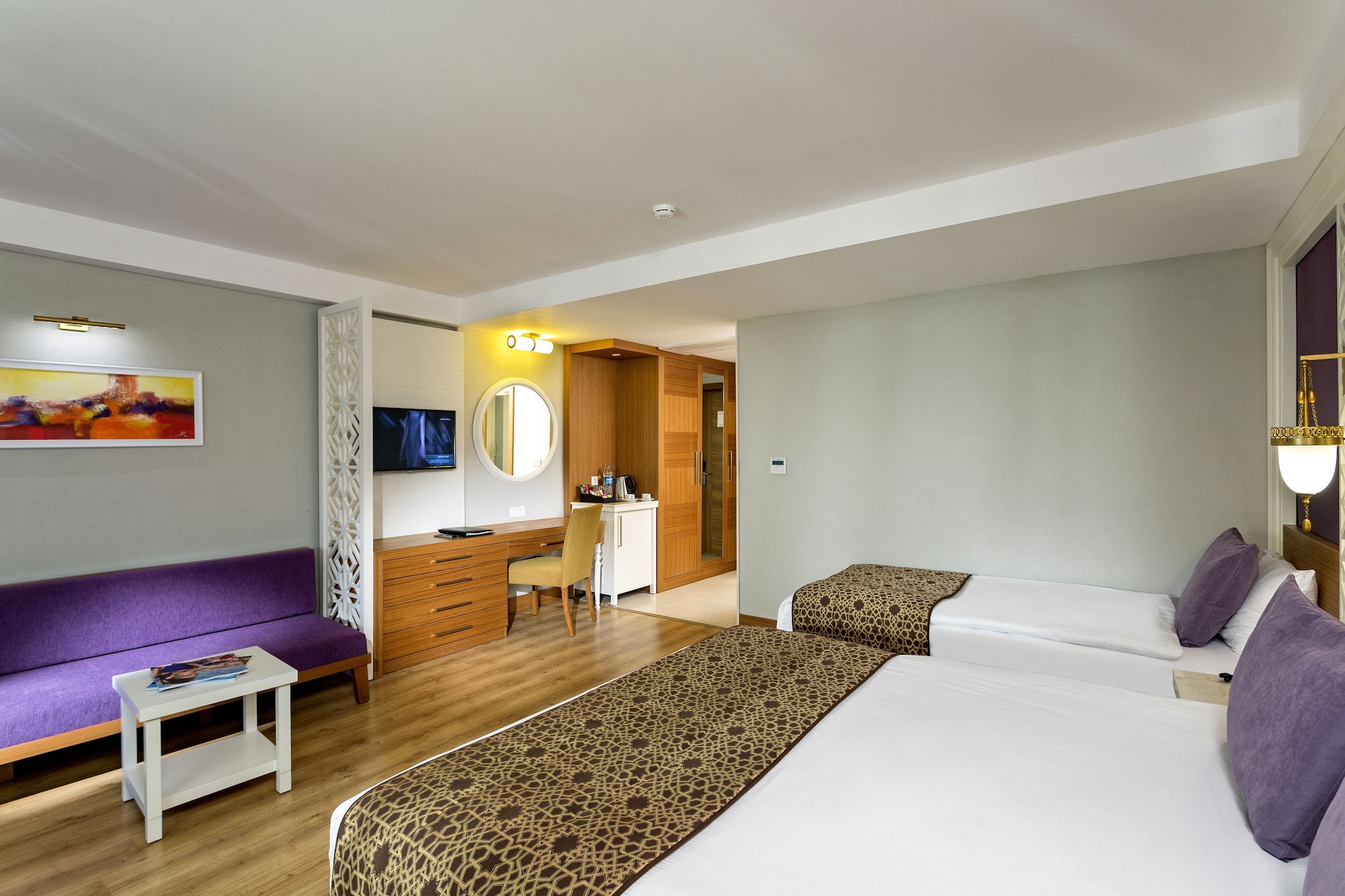 SUPERIOR ROOM