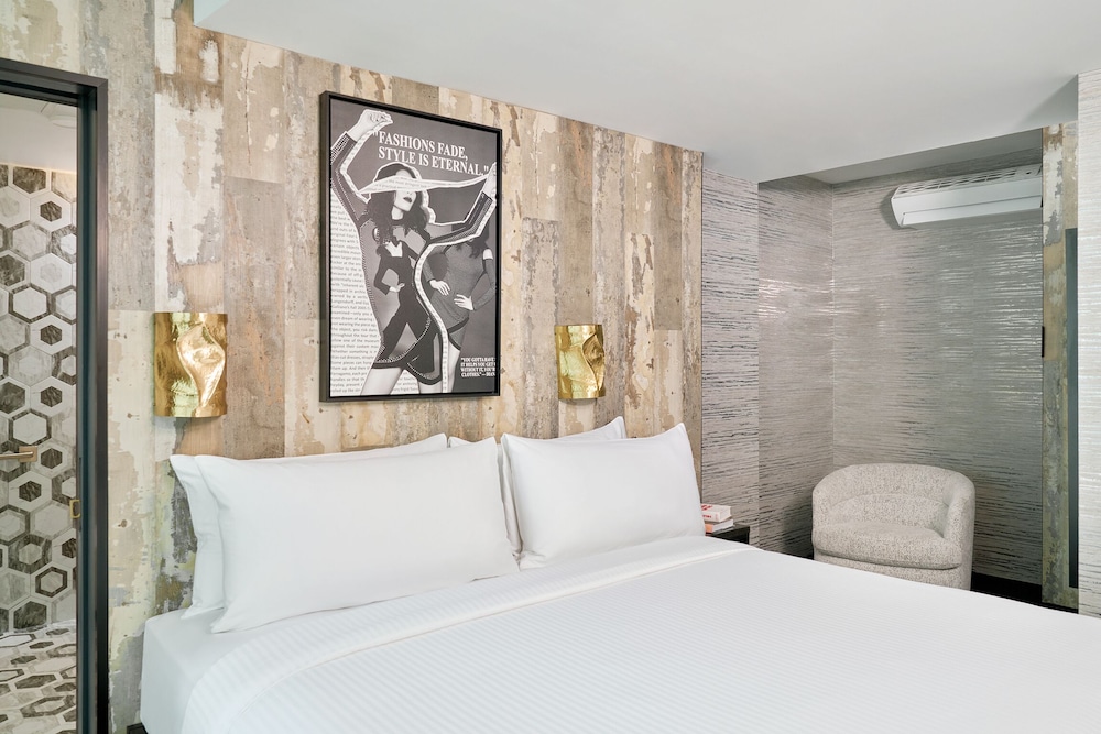 SUPERIOR, QUEEN BED, ACCESSIBLE