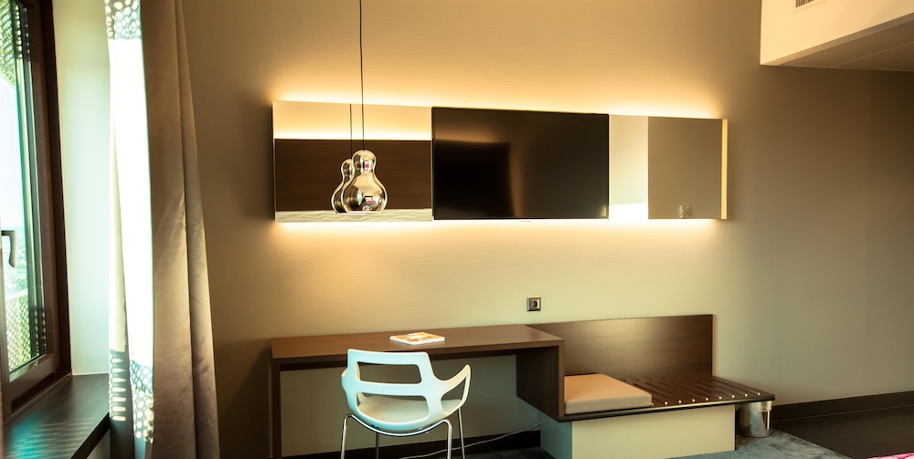 Airport Hotel Basel 46/46