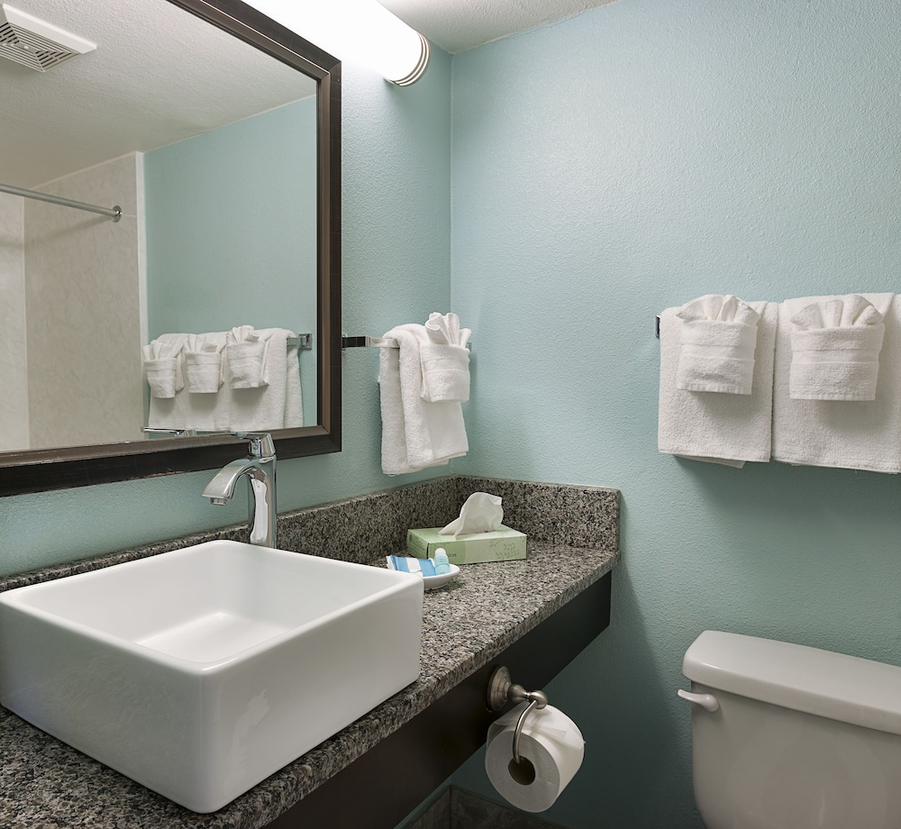 Breakers Resort 34/80