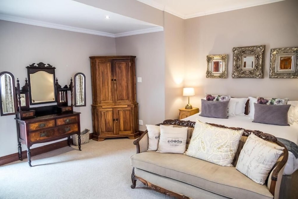 Madison Manor Boutique Hotel 47/72