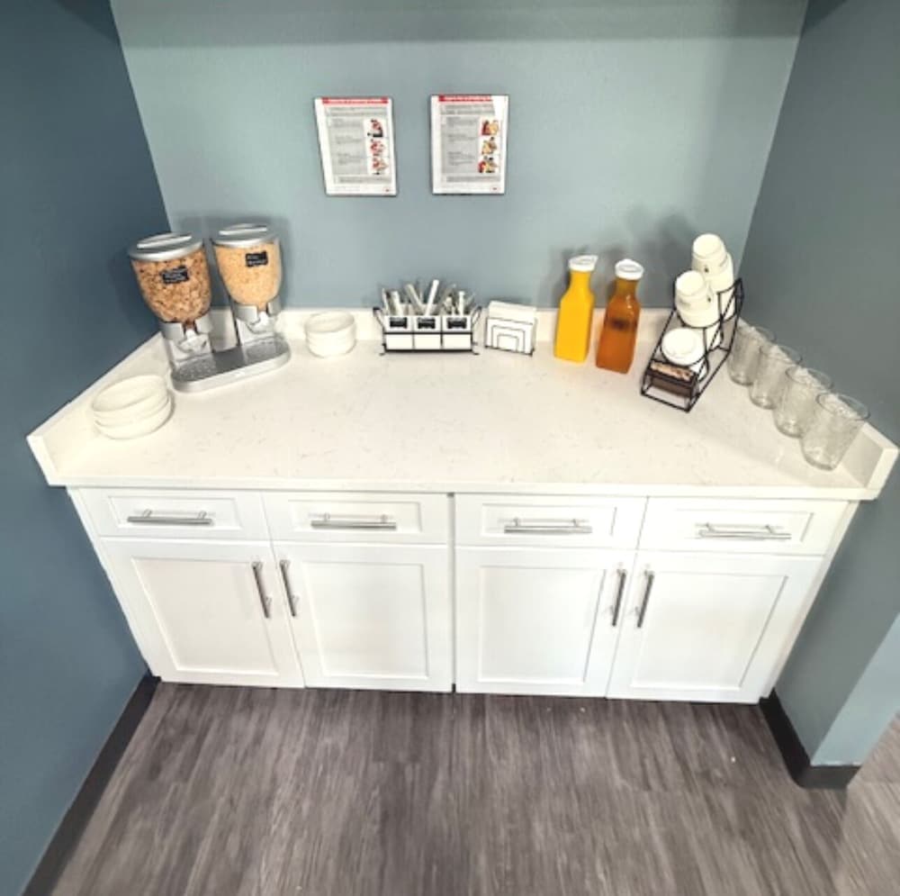 Baymont by Wyndham Ocala Suites 10/60