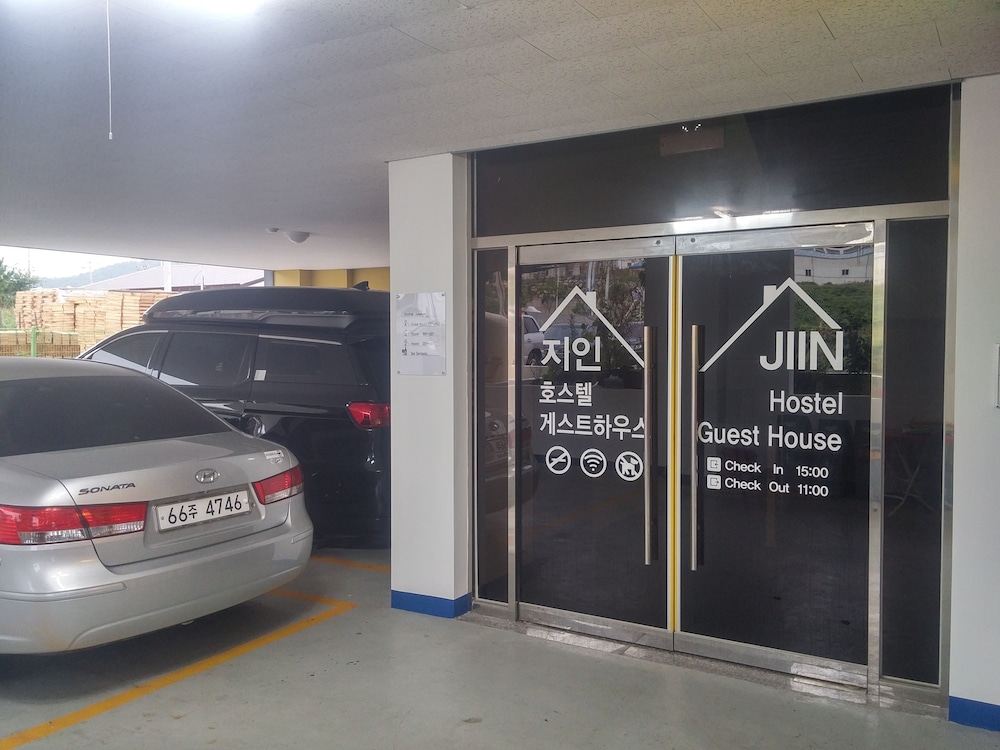 Jiin Hostel & Guesthouse 21/23