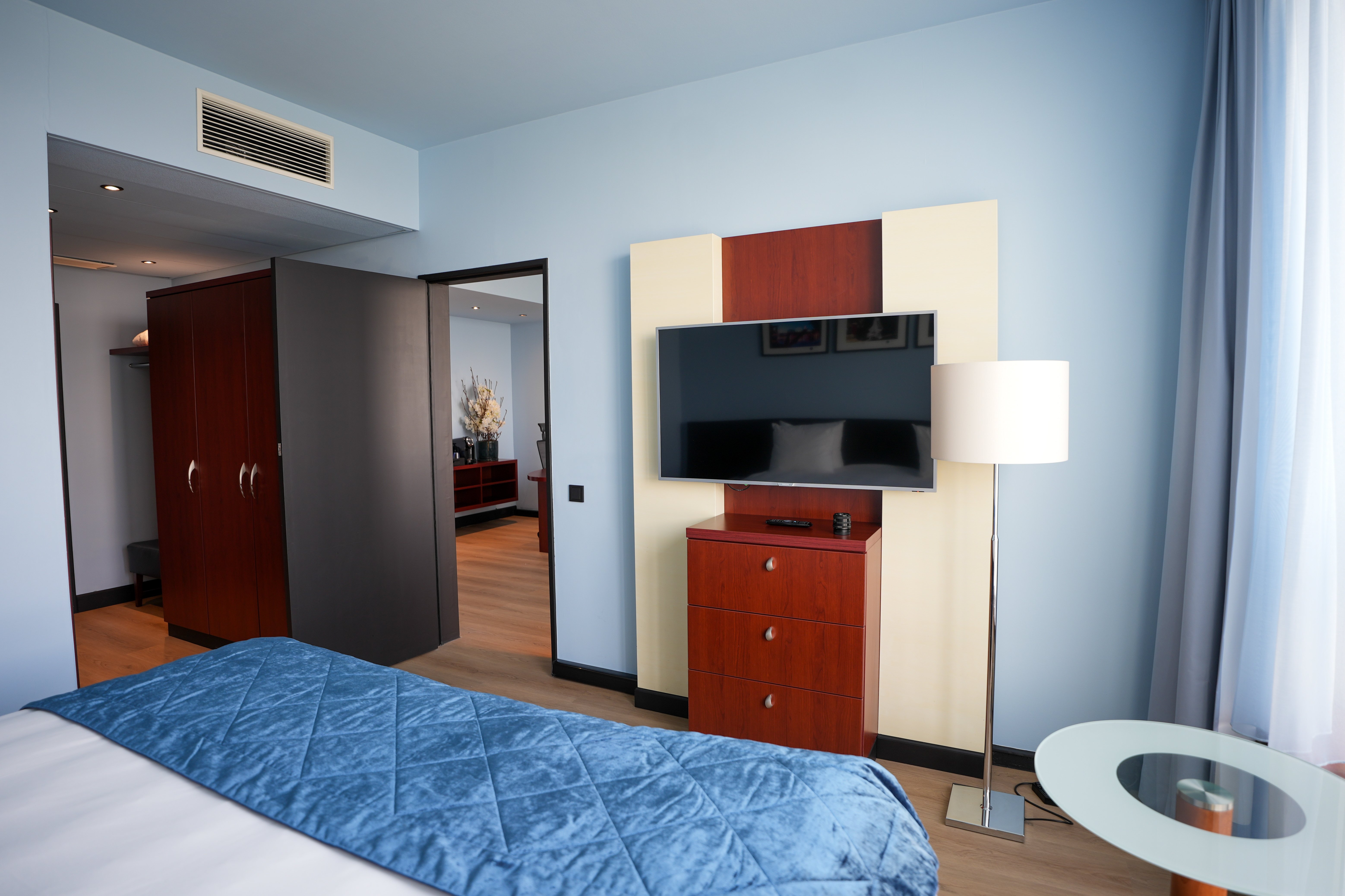 Room, Queen Bed