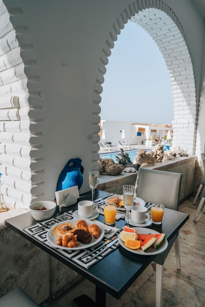 Meandros Boutique & Spa Hotel 46/58