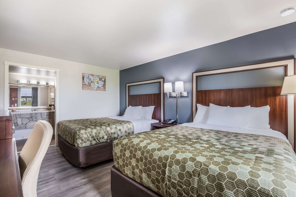 Econo Lodge Neenah 15/43