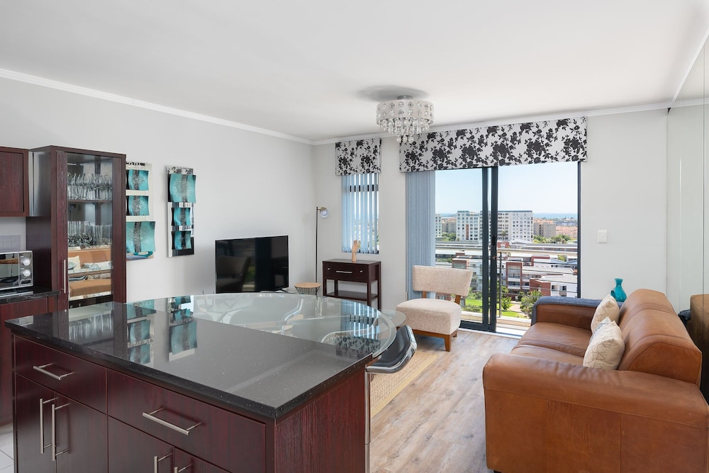 Century City Boutique Apartments 28/50