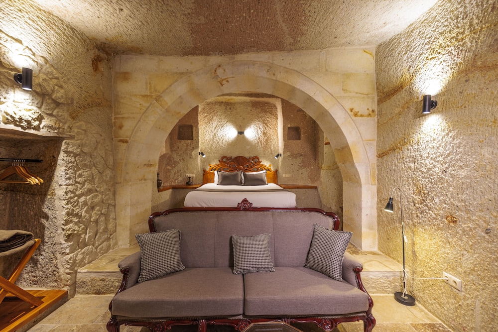 Canyon Cave Hotel 45/69