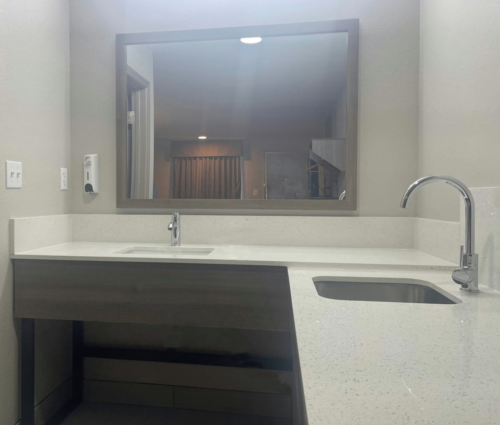 Red Roof Inn Orangeburg 34/34