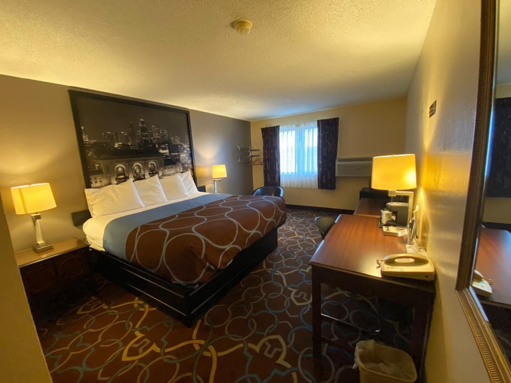 Super 8 By Wyndham Kansas City At Barry Road/Airport 17/37