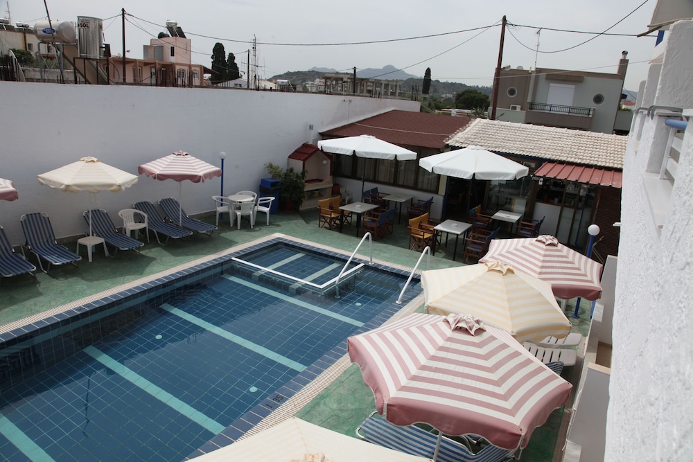 Kastelli Hotel 15/33