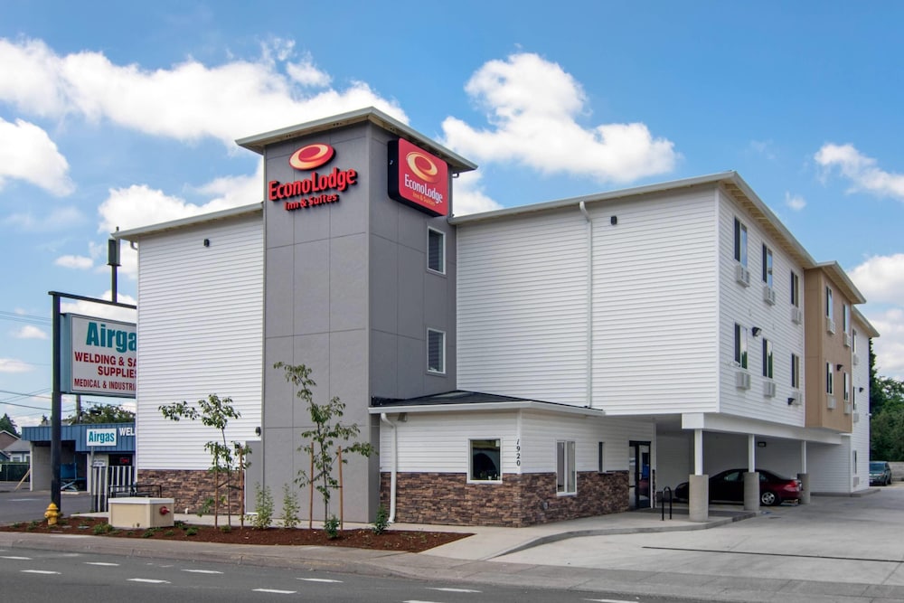 Econo Lodge Inn & Suites Springfield Main Street 57/63