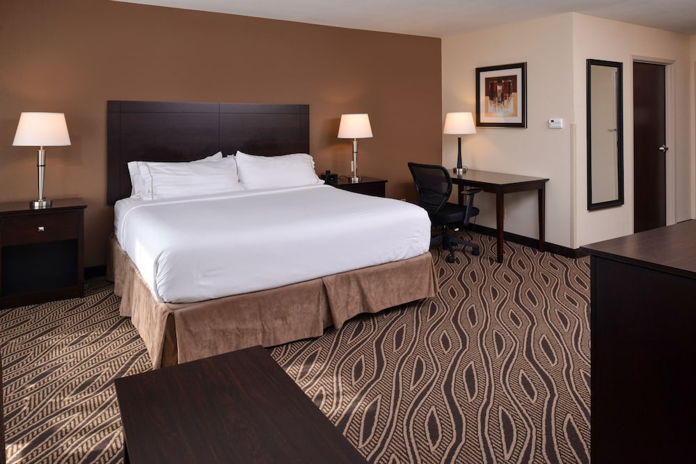 Holiday Inn Express Suites Washington Meadow Lands 13/70