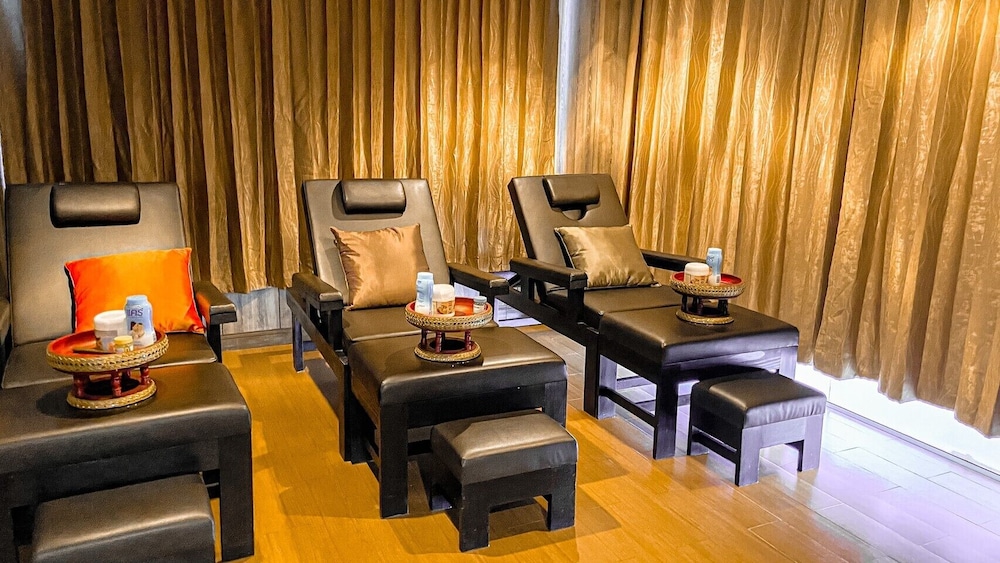 K Park Grand Hotel 70/76