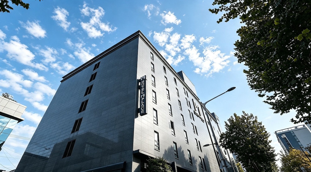 Hotel M Place 5/53