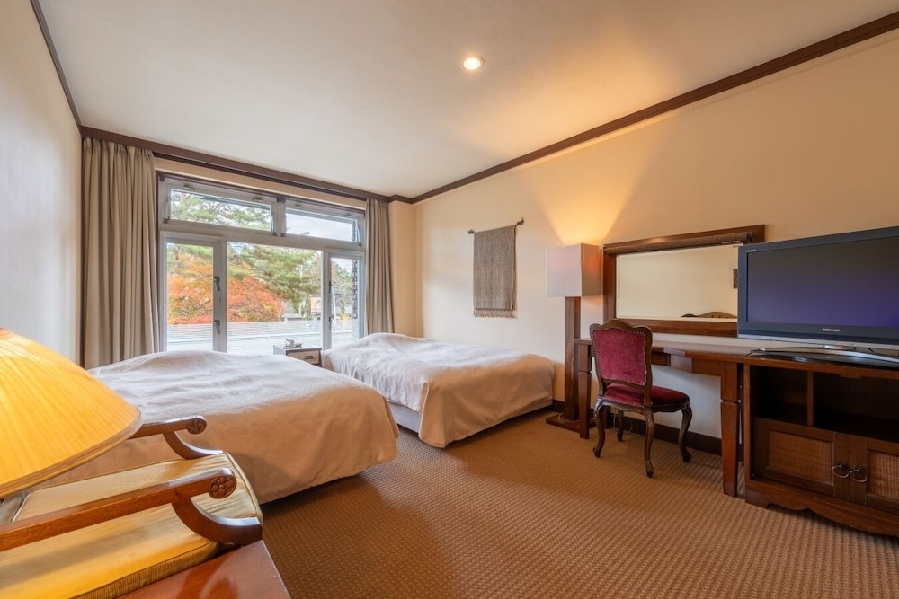Western, Oriental, Twin Beds