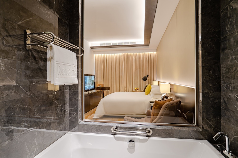Johari Rotana 17/66