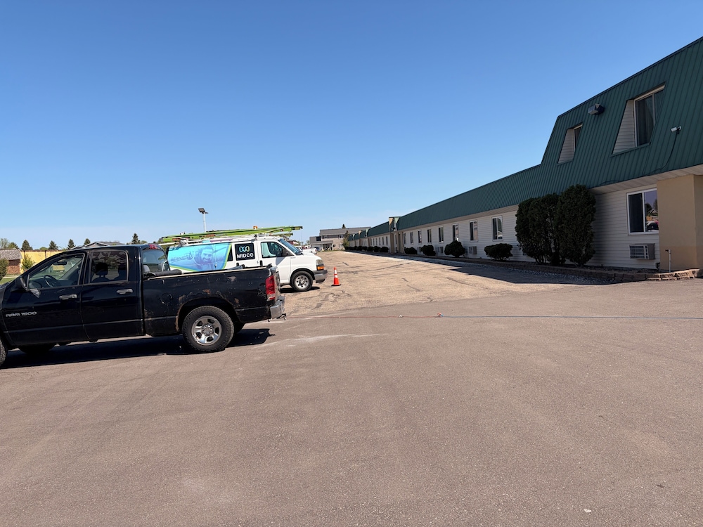 East Grand Inn Grand Forks ND I 29 58/64