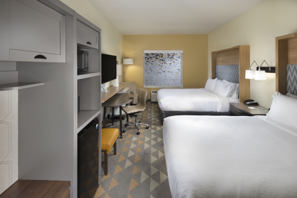 Holiday Inn & Suites Asheville-Biltmore Village Area 12/70