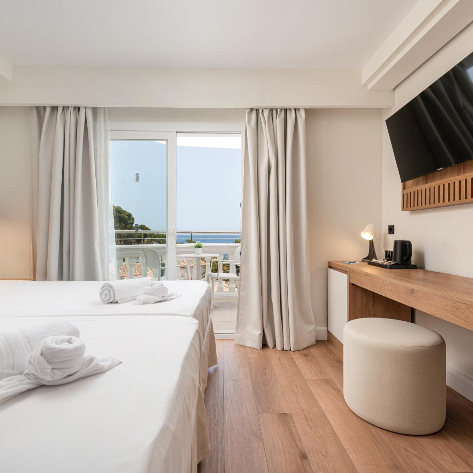 غرفة ديلوكس بسرير مزدوج بشرفة، WelikeHotel Triton beach 5/10