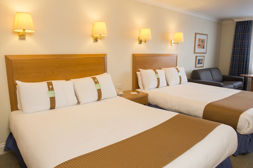 HOLIDAY INN BASILDON 29/75