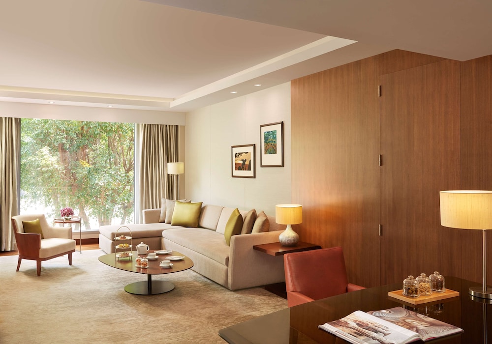 Grand Hyatt Mumbai Hotel and Residences 22/75