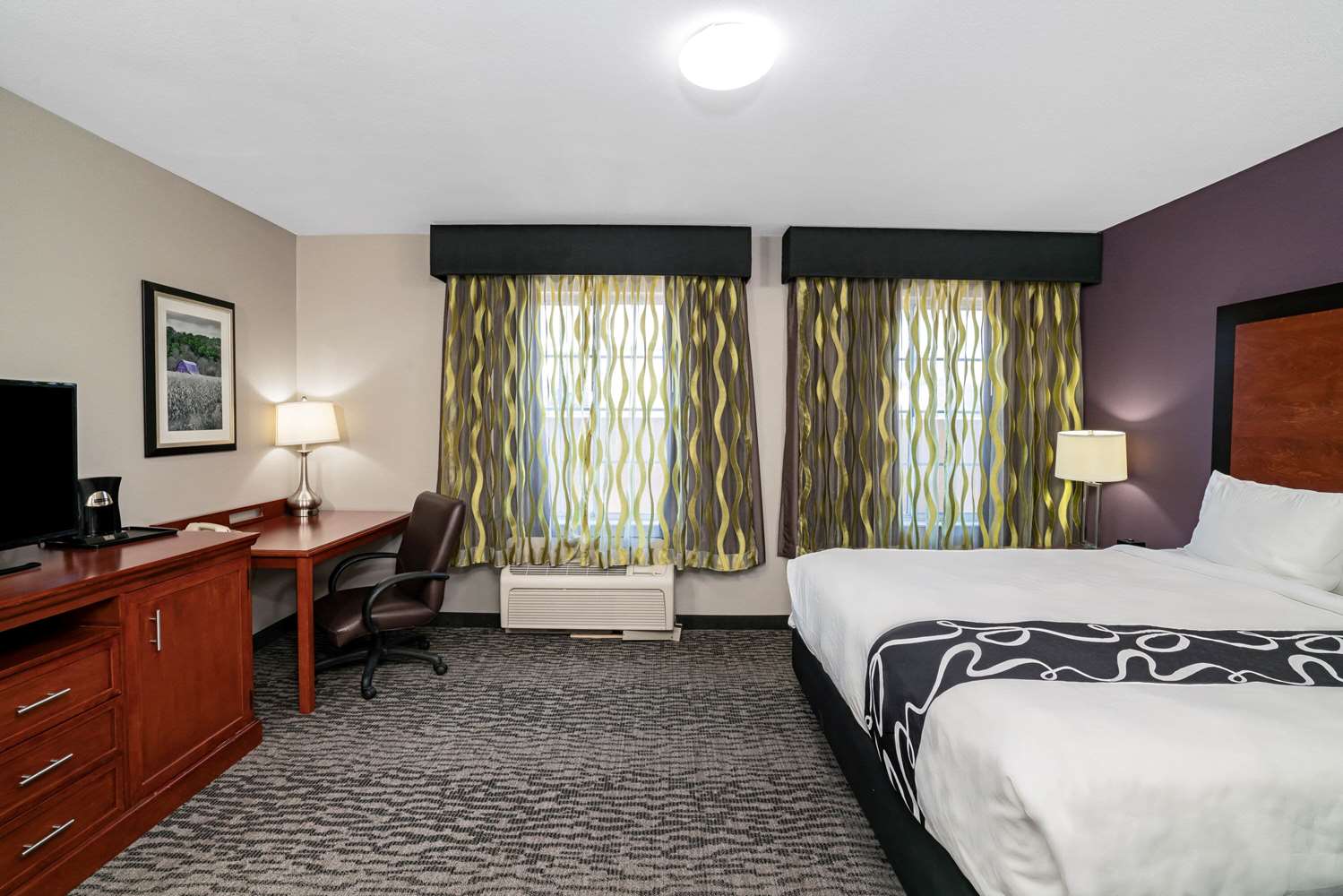 La Quinta Inn & Suites by Wyndham Knoxville North I-75 24/58