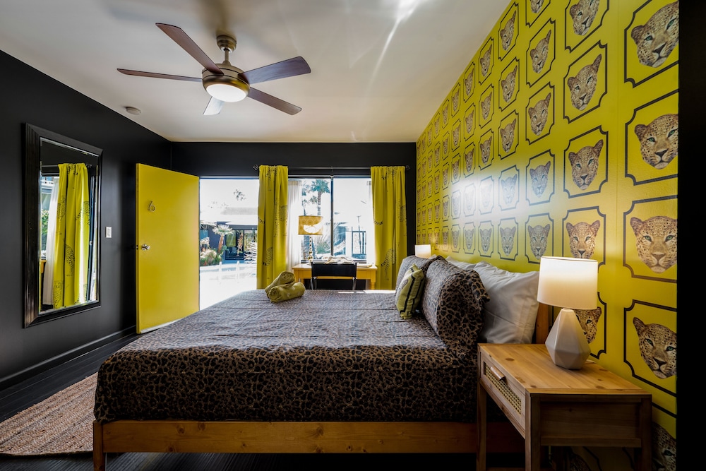 Cheetah Hotel 24/40