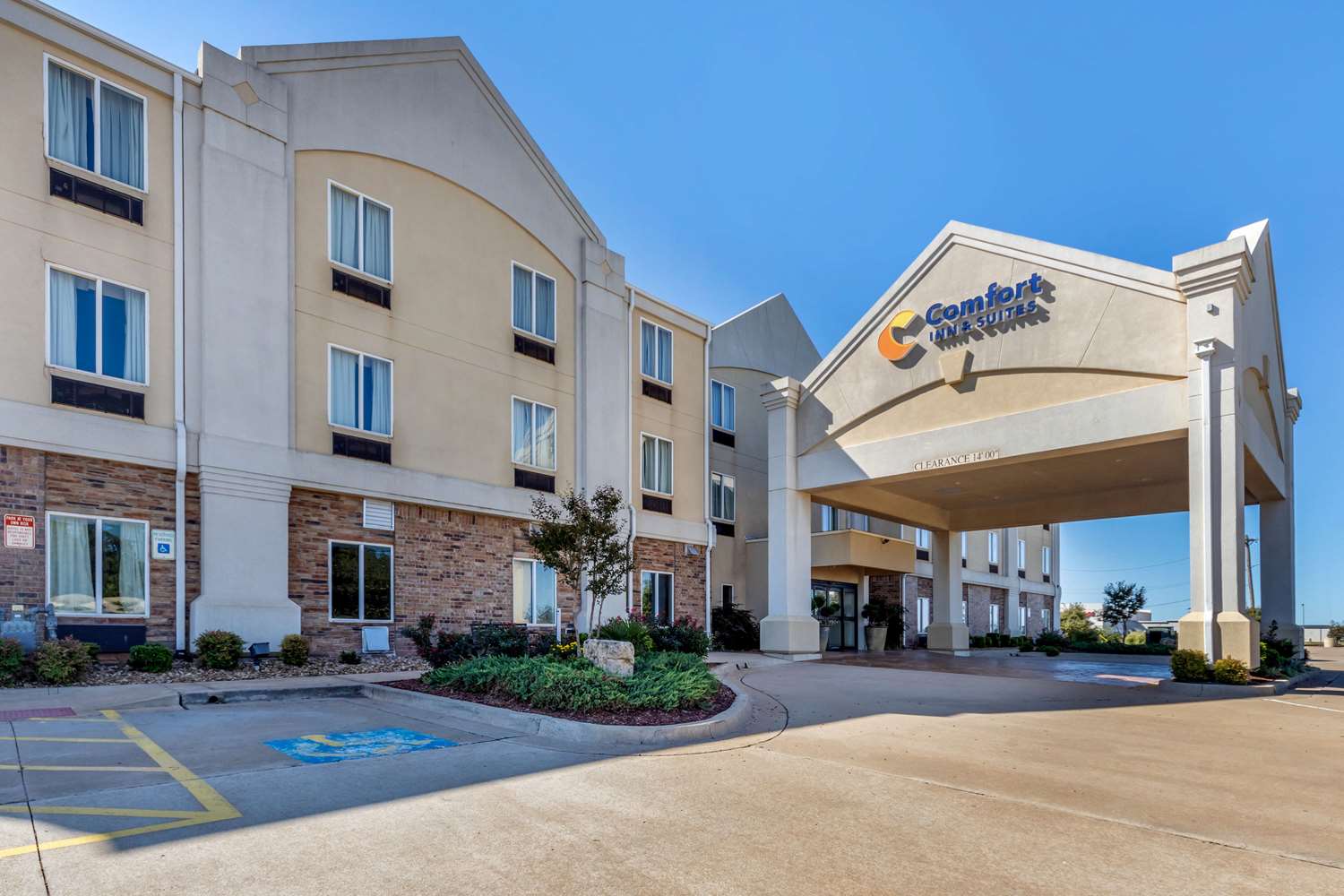 Comfort Inn and Suites Perry I-35 35/36