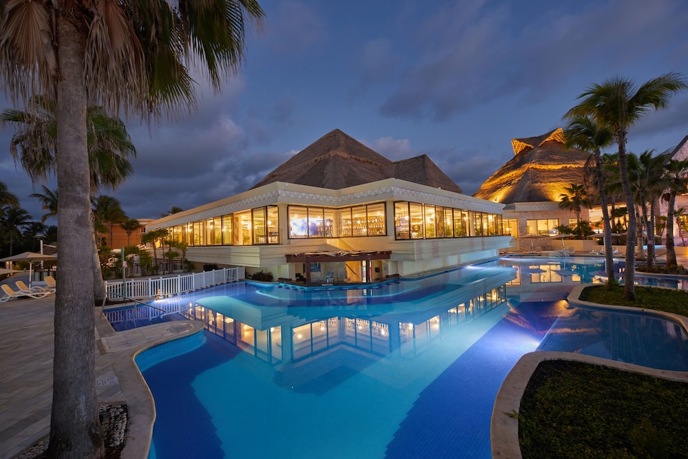 Bahia Principe Explore Akumal - All Inclusive 2/75