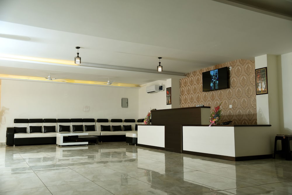 Hotel Holiday Hill 10/50