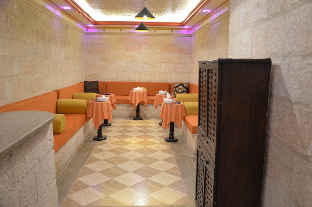 AMRA PALACE HOTEL 33/50