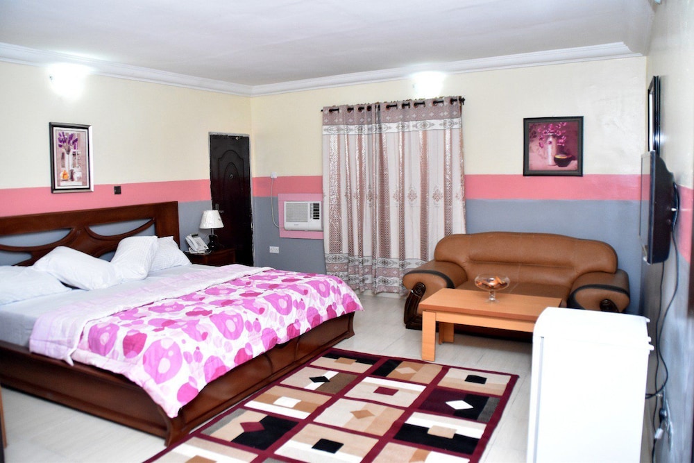Royal Park Hotel & Suites 16/66