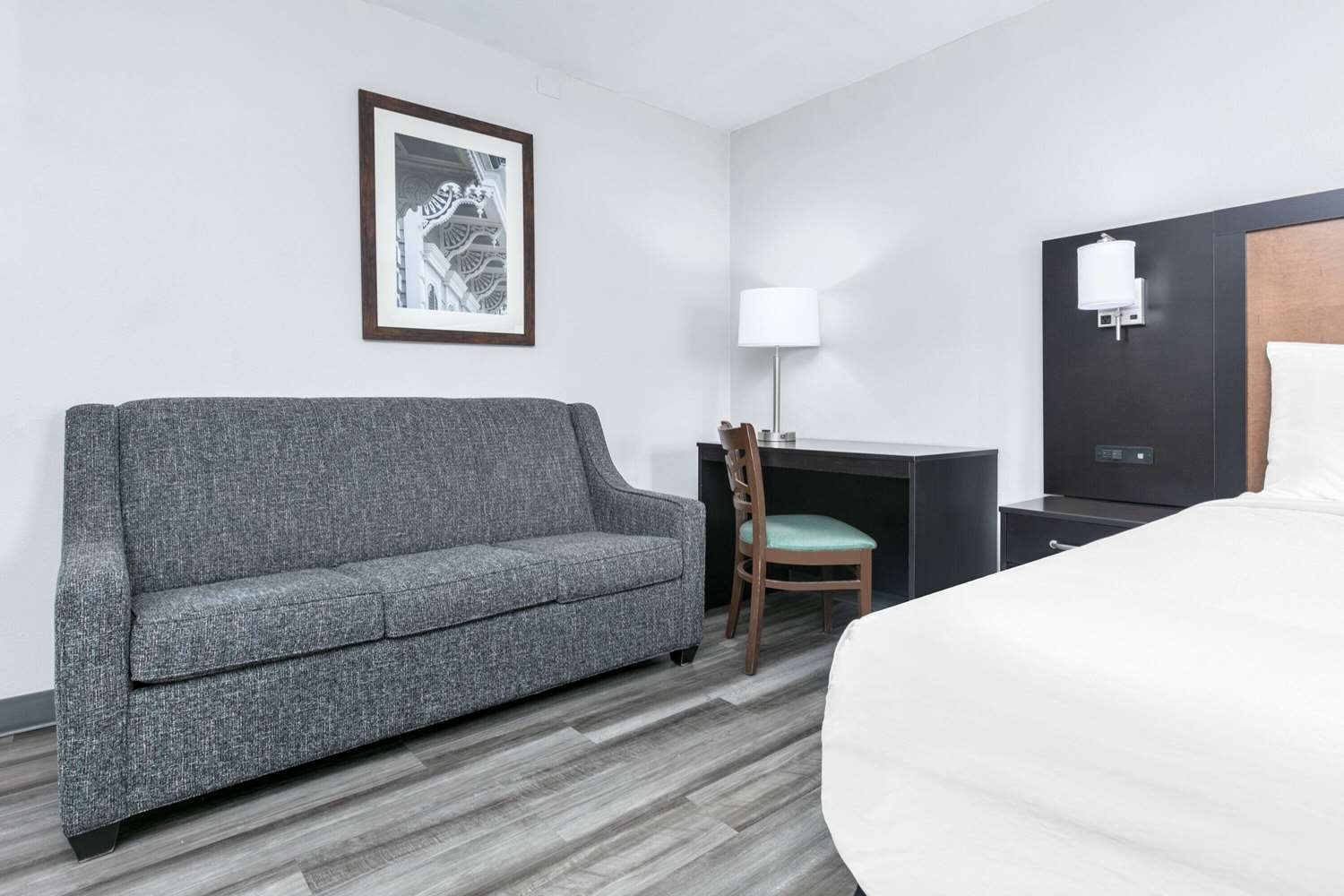 Baymont by Wyndham Austin University Area 13/22