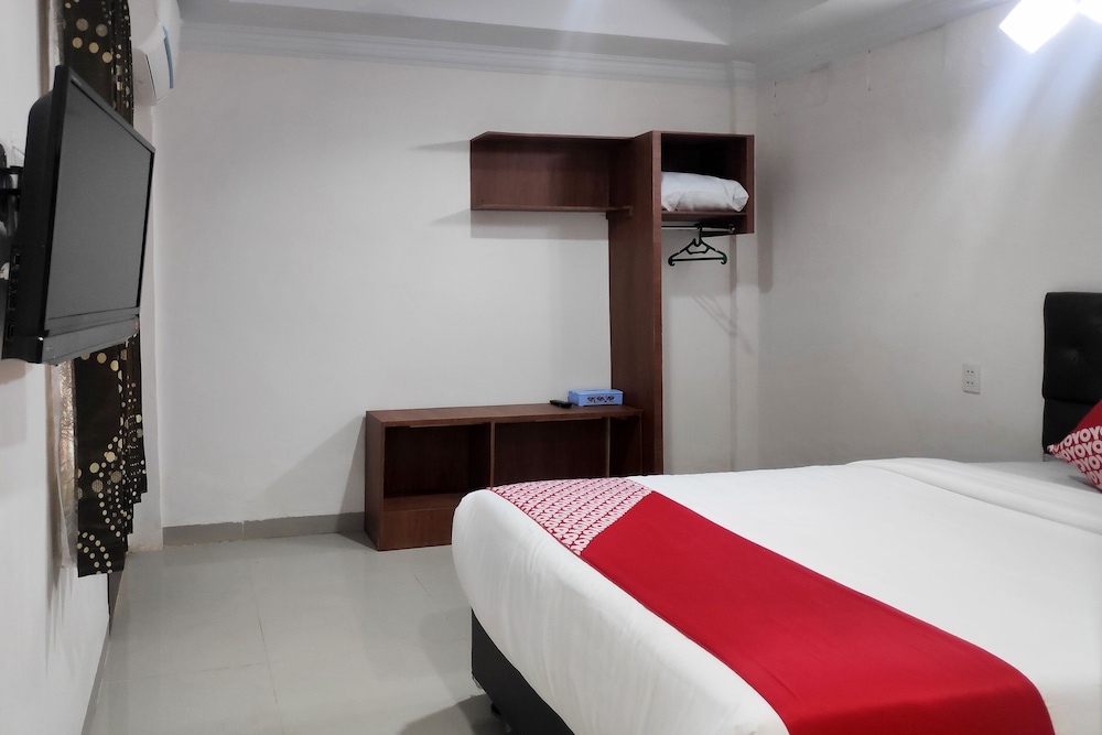OYO 621 Vania Residence 11/32