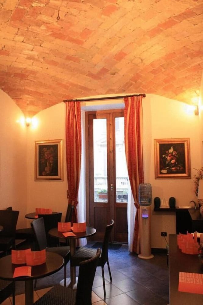 Hotel Campidoglio 33/51