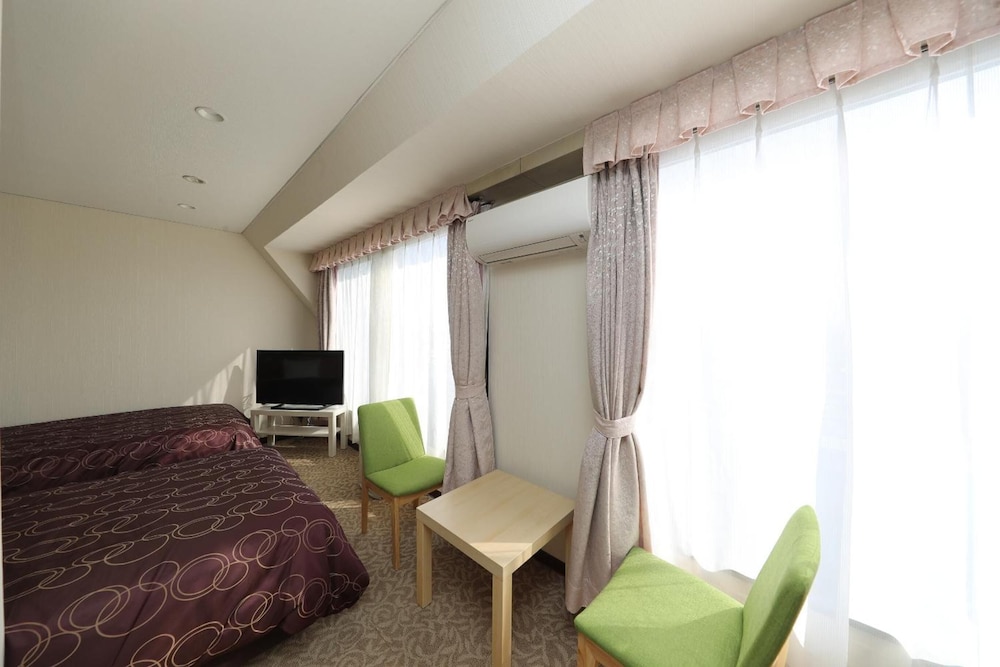 Hotel 21 22/57