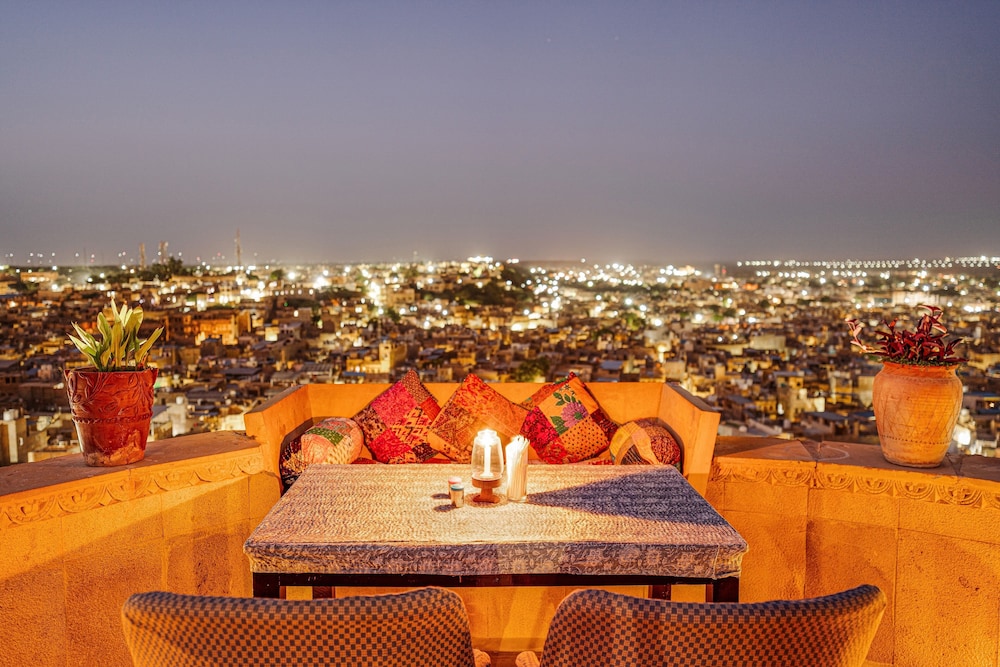 Garh Jaisal Haveli Hotel 31/37
