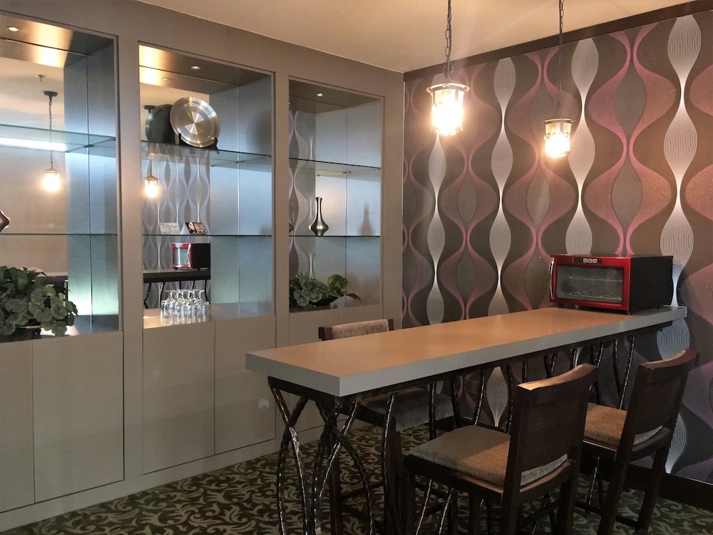 Kinta Riverfront Hotel And Suites 48/63