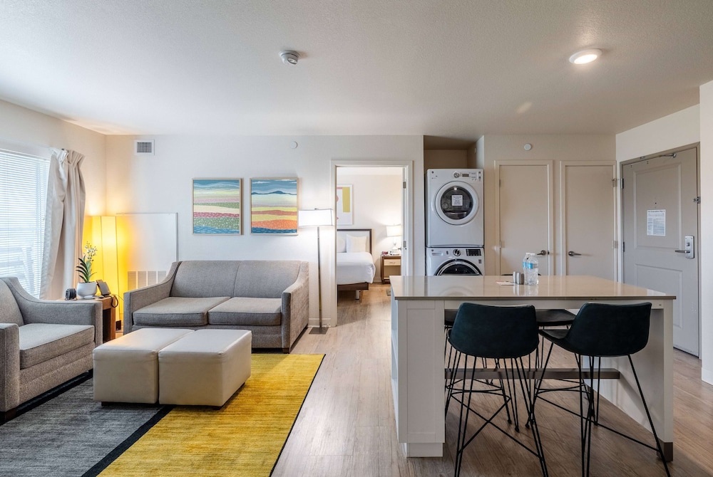 WaterWalk Extended Stay by Wyndham Wichita 28/43