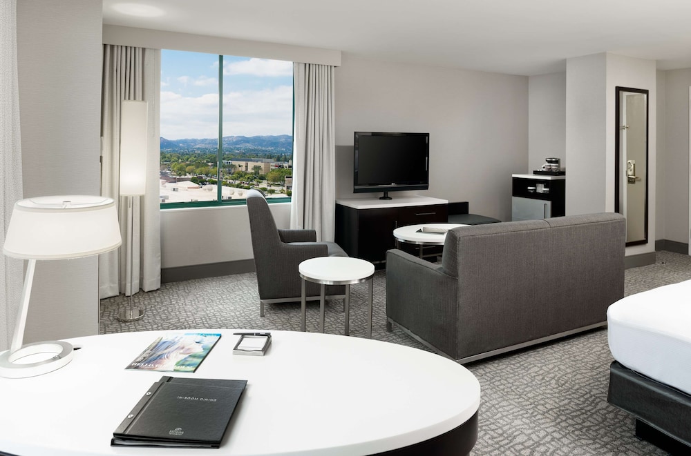 Hilton Woodland Hills Los Angeles 42/67