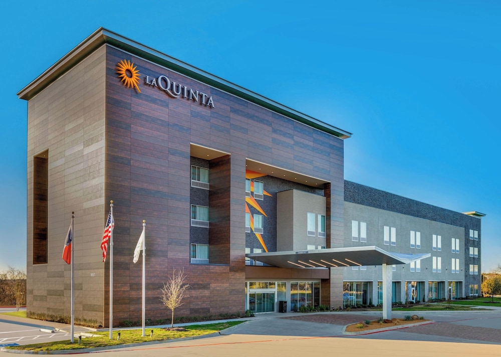 La Quinta Inn And Suites By Wyndham Lewisville 2/50