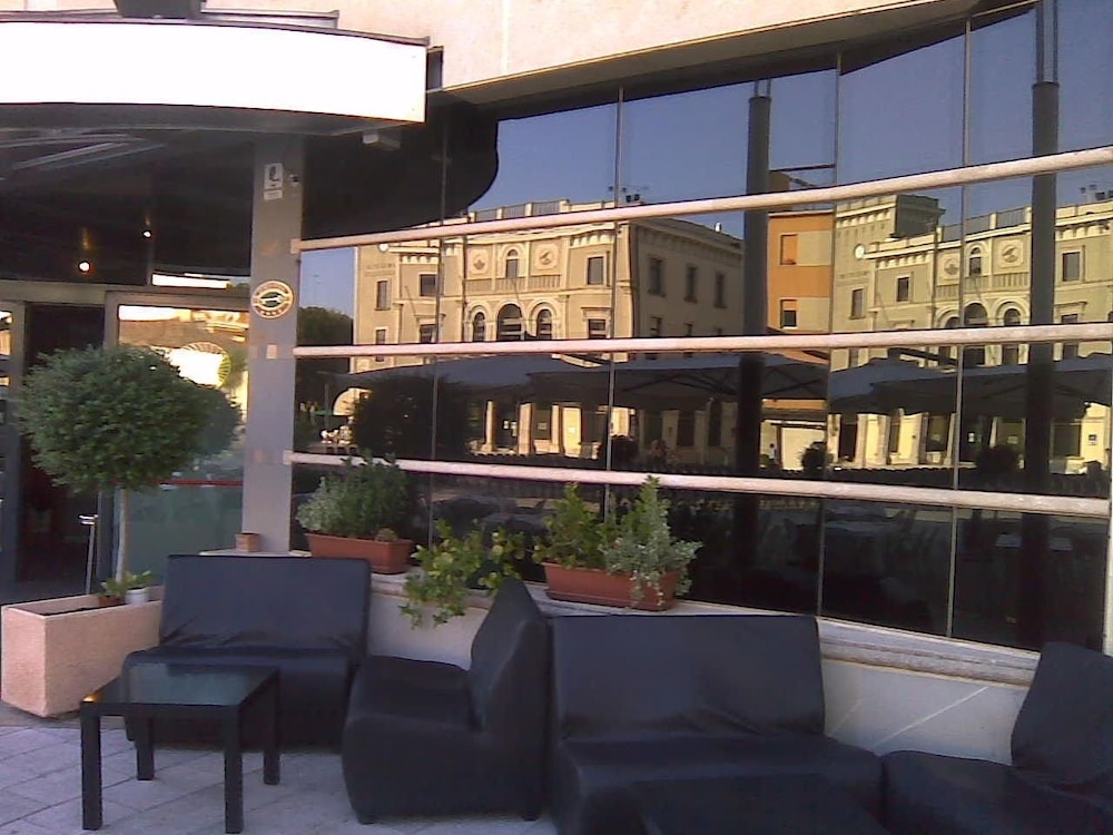 HR Hotel 5/28