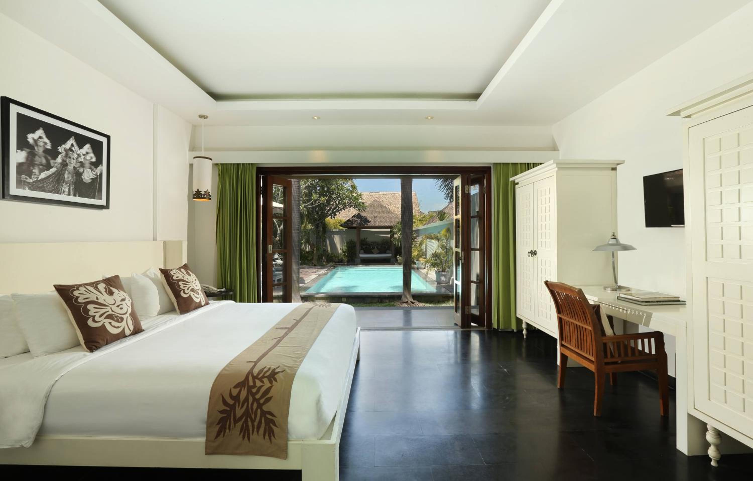 2 Bedrooms, Pool, Villa