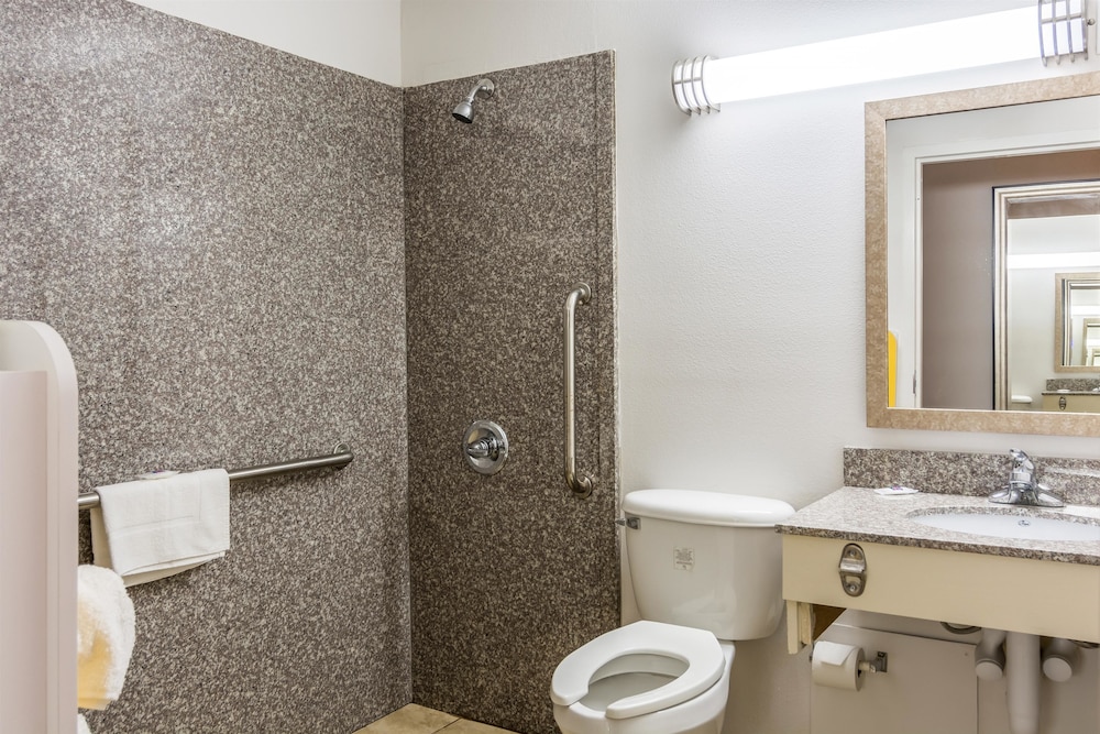 Motel6 Petersburg, VA - Fort Lee 10/45
