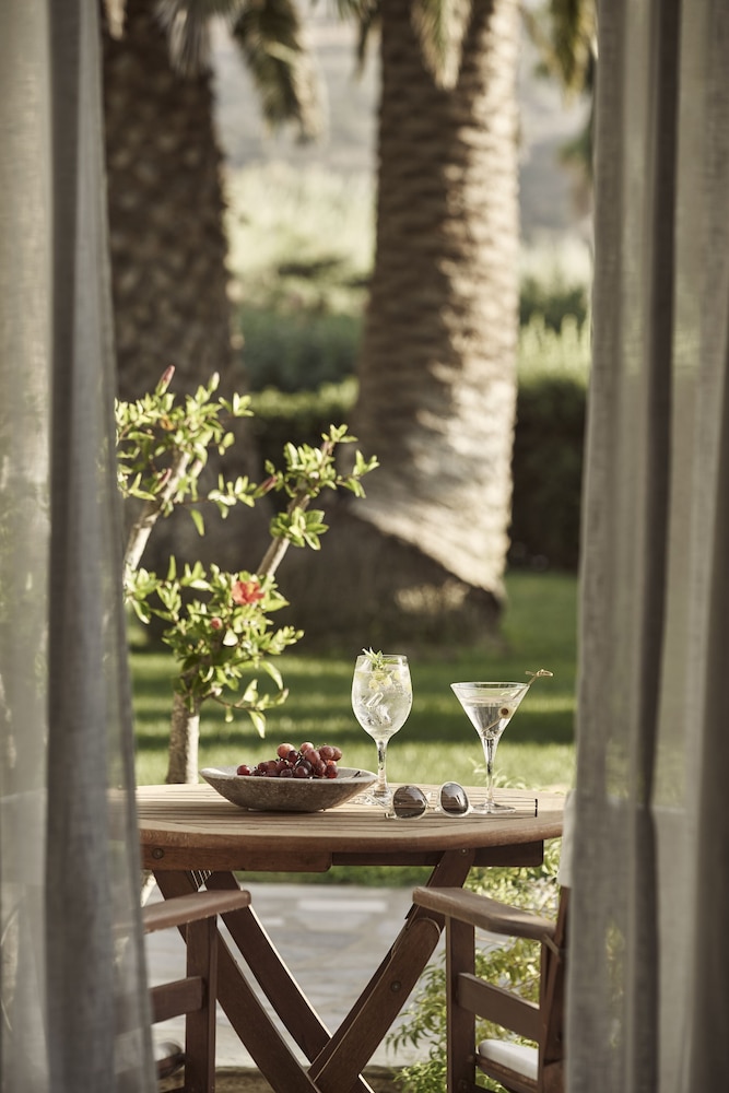 Yria Boutique Hotel & Spa 61/74