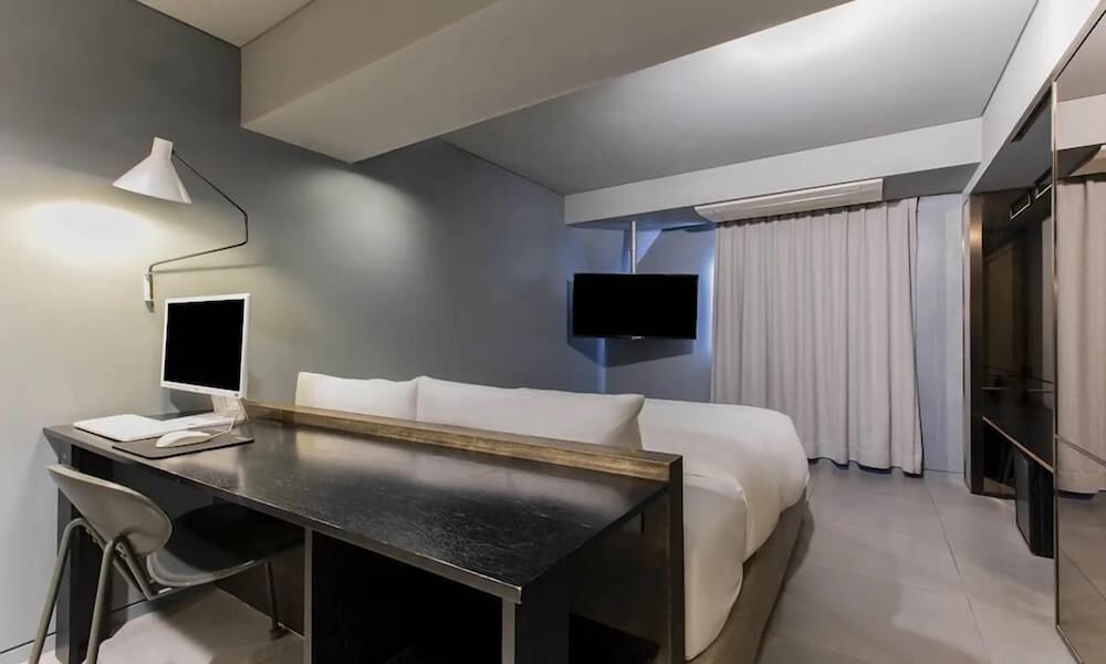 Dominique Hotel 69/77