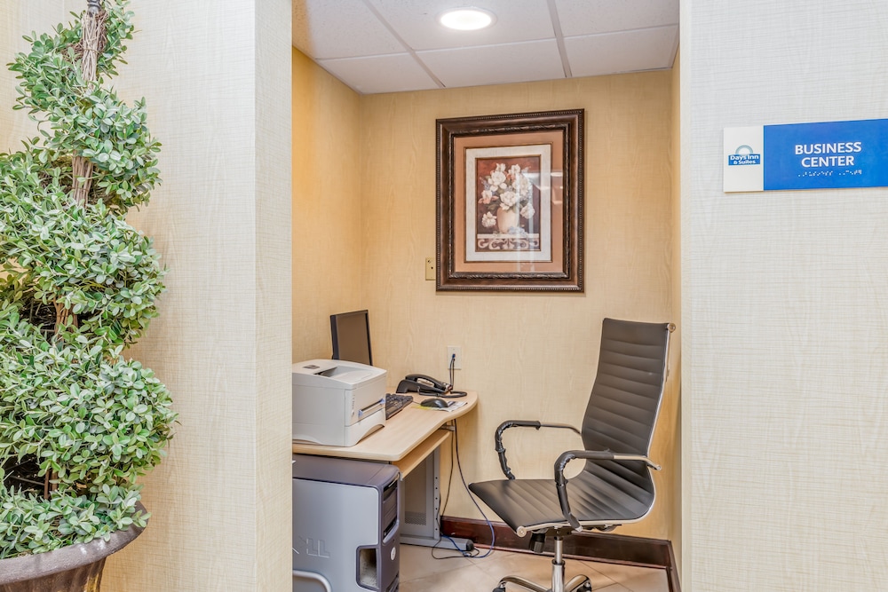 Days Inn & Suites by Wyndham Prattville-Montgomery 30/39