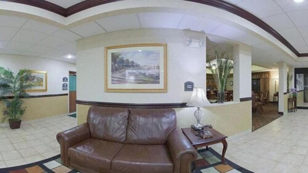 HOLIDAY INN EXPRESS WILMINGTON 39/48